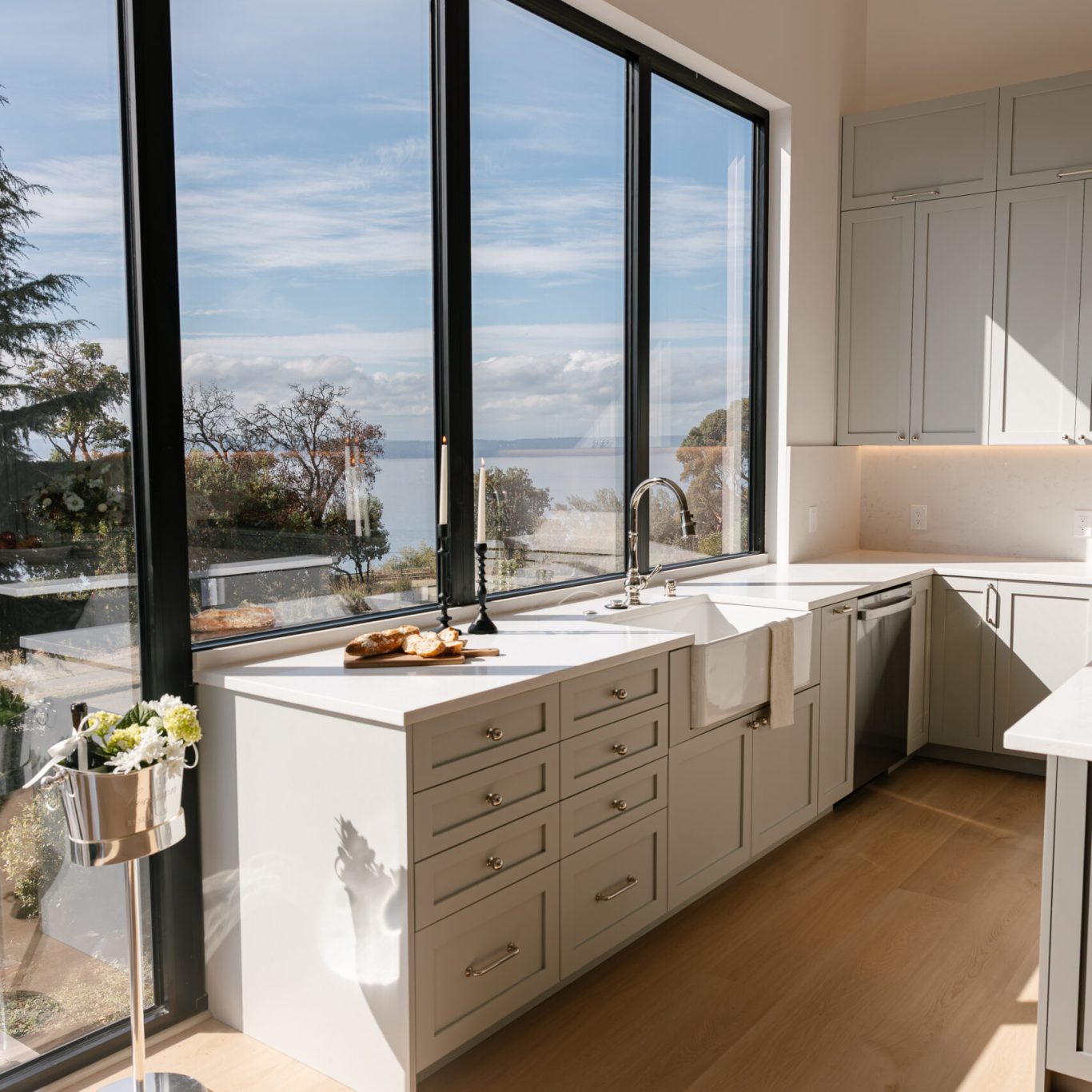 Kitchen remodel near me in Woodway, WA for modern home upgrades